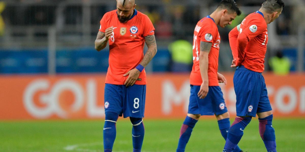 Chile cayó 3-0 con Perú y quedó eliminado de la semifinales de la Copa América.