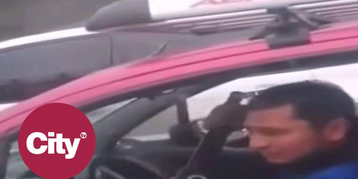 En video quedó registrado momento en el que hombre amenaza con machete a otro conductor | Citytv