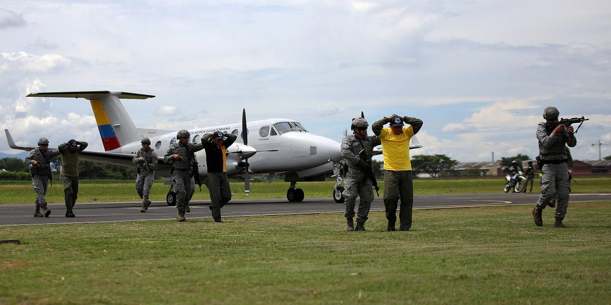 Pilotos de avi n expertos en combate del narcotr fico en Colombia