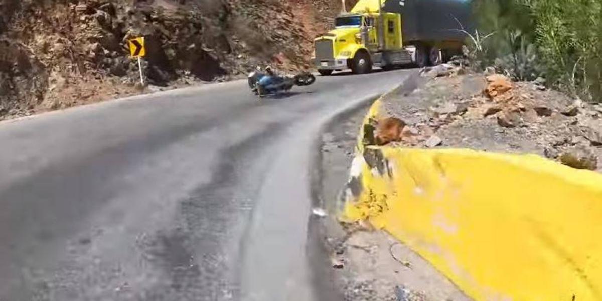 Accidente de motociclista en el Cañón del Chicamocha