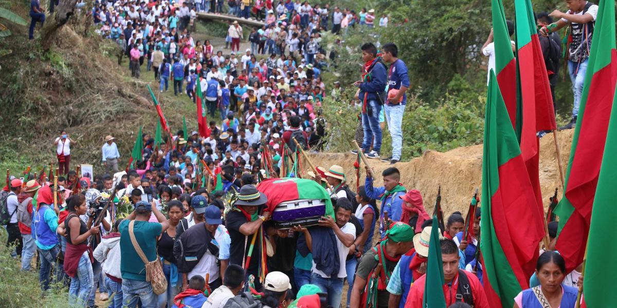 Sepelio de dos guardias indígenas en  Cauca