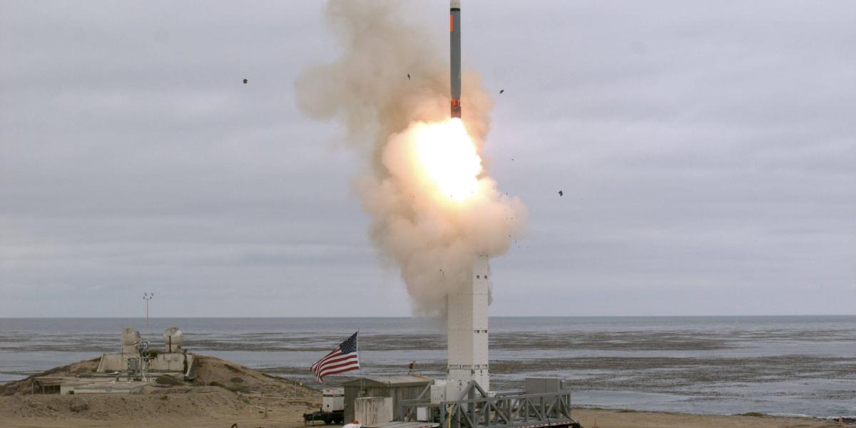 Misil estadounidense de prueba lanzado el domingo pasado desde California.