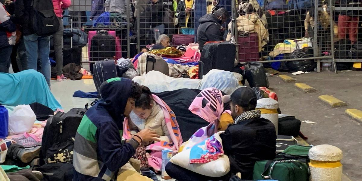 A partir de la hora cero de hoy, los migrantes deben ingresar con visa y quienes estén en Ecuador deberán tramitarla para regular su situación.