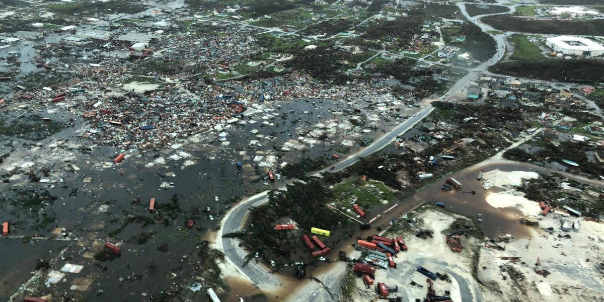 Fotografía aérea de los destrozos dejados por el paso del huracán Dorian a su paso por la isla de Ábaco (Bahamas)