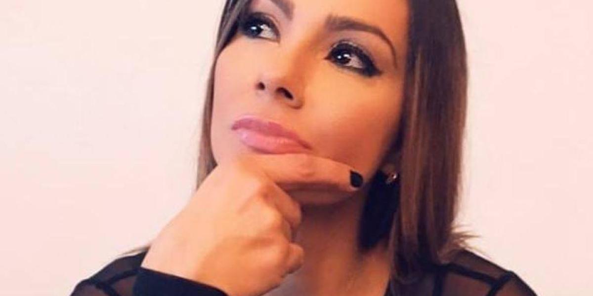 El clítoris de Esperanza Gómez, Sexo con Esther