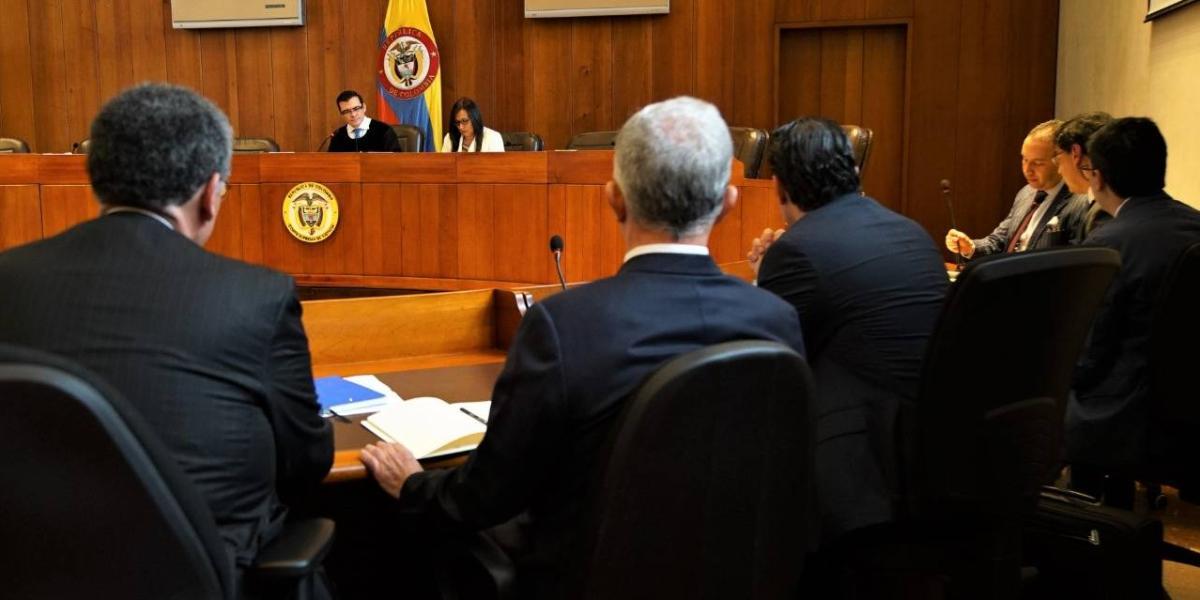 Álvaro Uribe en la indagatoria con magistrado de la Corte Suprema