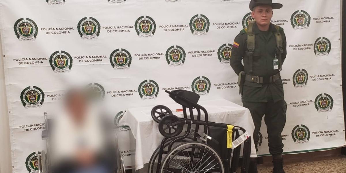 La cocaína, tres kilos, estaba oculta en una silla de ruedas.