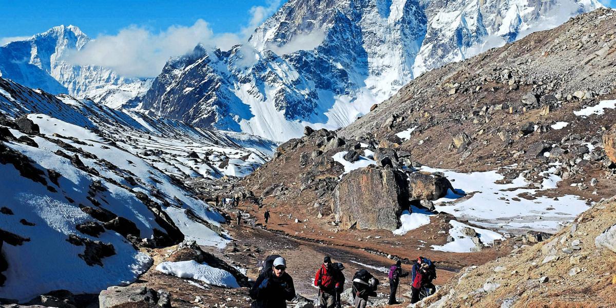 Entre el año 2000 y el 2016, los glaciares del Himalaya han perdido en promedio 45 centímetros de hielo vertical anualmente, el doble que entre 1975 y 2000.