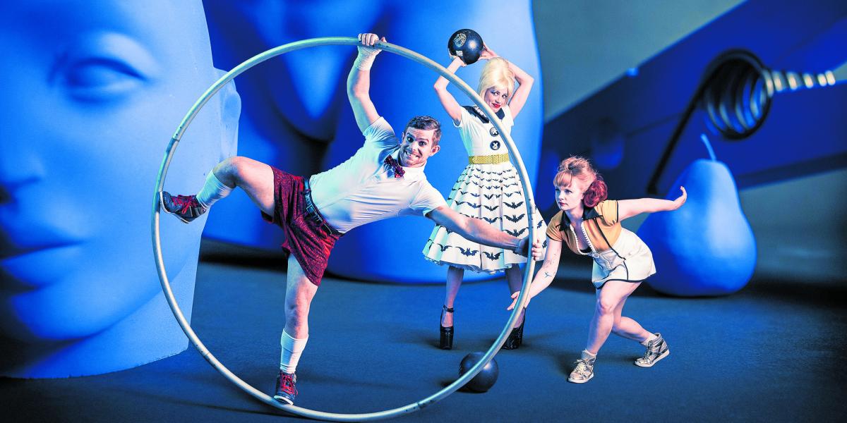 El circo australiano Circus Oz se presentará en el Teatro Mayor Julio Mario Santo Domingo del 24 de octubre al 3 de noviembre con su espectáculo ‘Model Citizens’, una crítica a la sociedad moderna.
