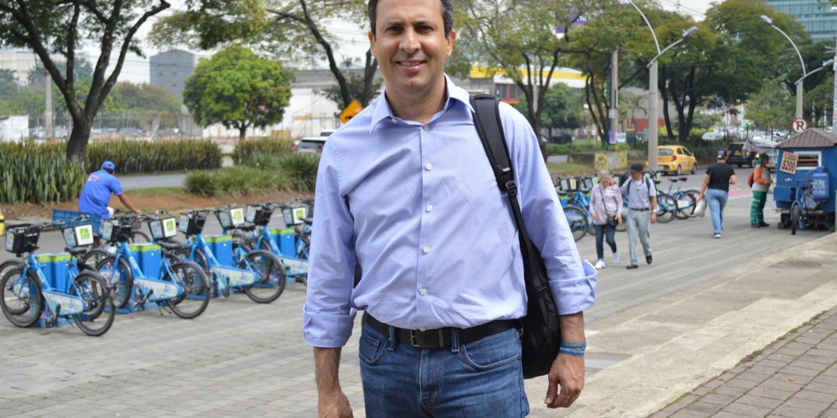 Santiago Gómez es asministrador de empresas. Hasta el 2018 fue secretario de Gobierno y Gestión de Gabinete de Medellín.