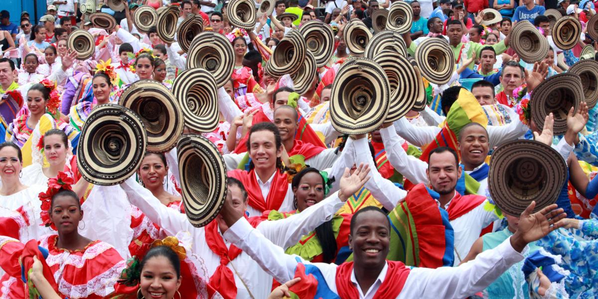 En 2012, en Cali, se batió el récord Guinness de baile en el parque Panamericano. La canción escogida fue la famosa cumbia.