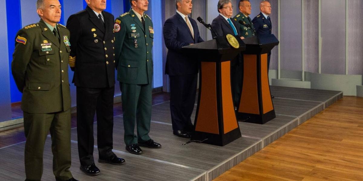 El presidente Iván Duque anunció que el nuevo Mindefensa será Carlos Homes Trujillo, acompañado de la cúpula militar