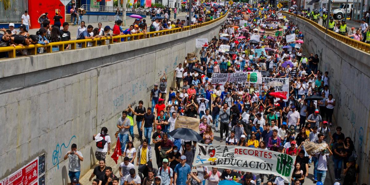 Se espera que las tres movilizaciones lleguen hasta la plaza cívica Luis Carlos Galán en el centro de Bucaramanga, al final de la tarde.