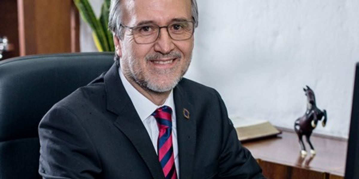 José Luis Diago, rector de la Universidad del Cauca.