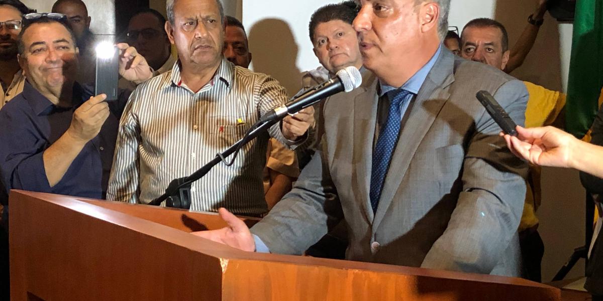 El gobernador electo del Quindío, Roberto Jairo Jaramillo, en un discurso luego de recibir su credencial por parte de la Registraduría.