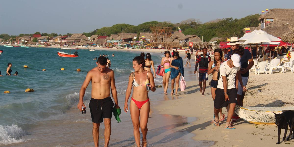 Playa Blanca es uno de los balnearios más visitados por esta época en Cartagena.