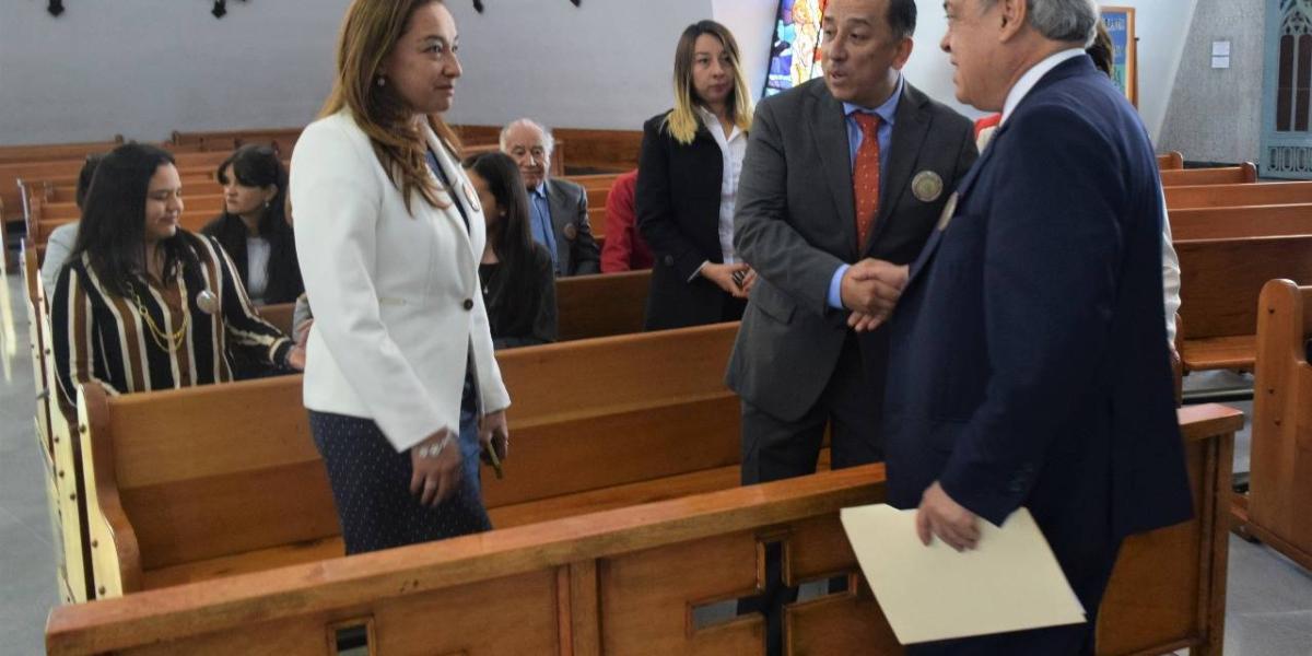 En un acto, el director de la Agencia de Defensa Jurídica del Estado, Camilo Gómez, pidió perdón a la familia de Gil.