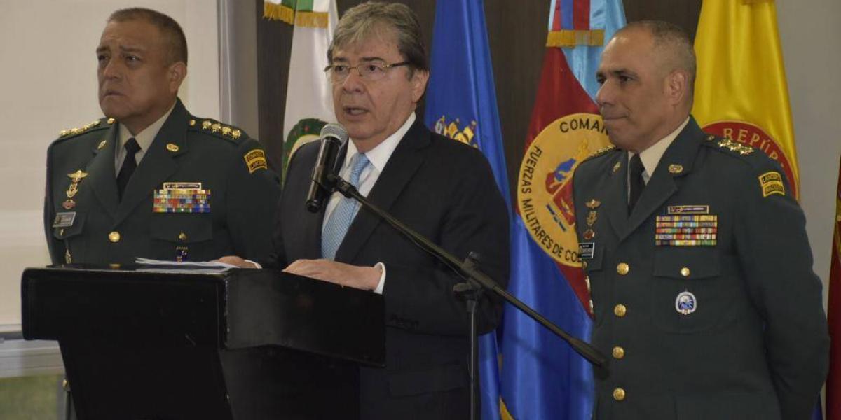 Carlos Holmes Trujillo, ministro de Defensa, durante la rueda de prensa de este lunes.
