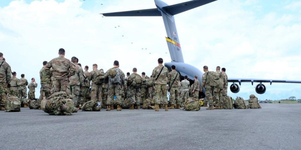 La unidad militar llegó a la base militar de Tolemaida, en un avión Boeing C-17 Globemaster.