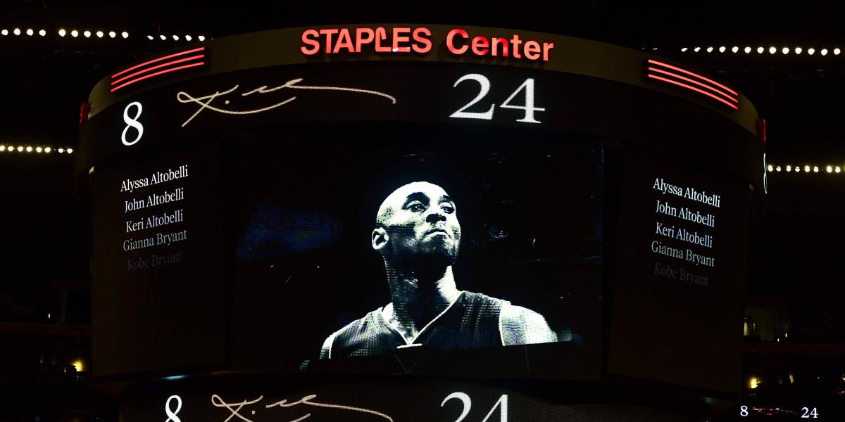 Homenaje en el estadio de Lakers a Kobe Bryant.