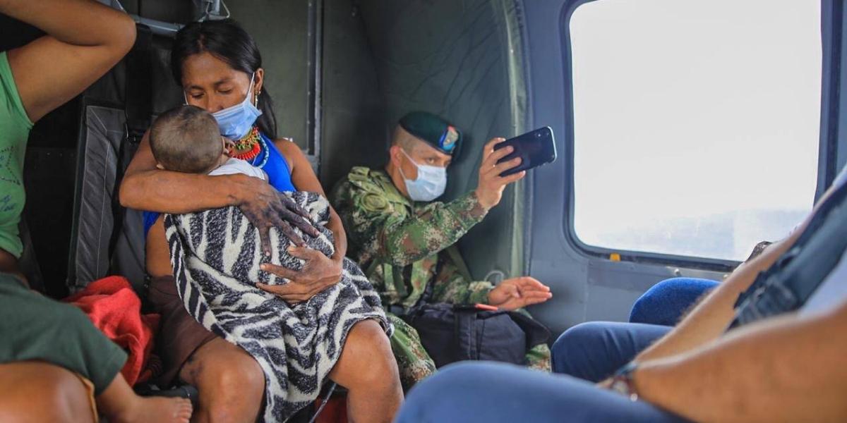 Dos menores de edad enfermos fueron traslados a Quibdó con apoyo de la Fuerza Aérea.