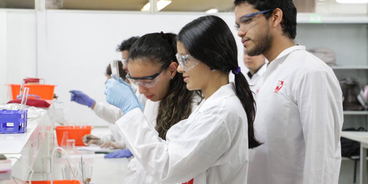 De acuerdo con la Universidad del Valle, en la Facultad de Ciencias Naturales y Exactas buscan formar científicos, pensando en una sociedad con desarrollo.