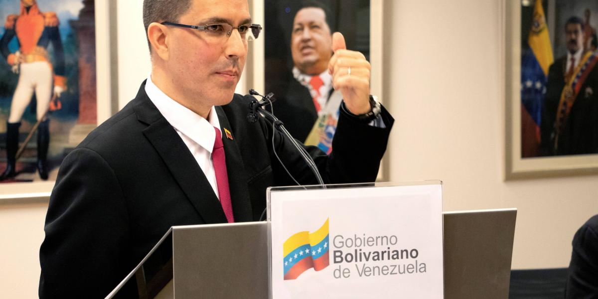 El ministro de Exteriores de Venezuela, Jorge Arreaza, denunció este jueves a Estados Unidos ante la Corte Penal Internacional (CPI) por crímenes de lesa humanidad.