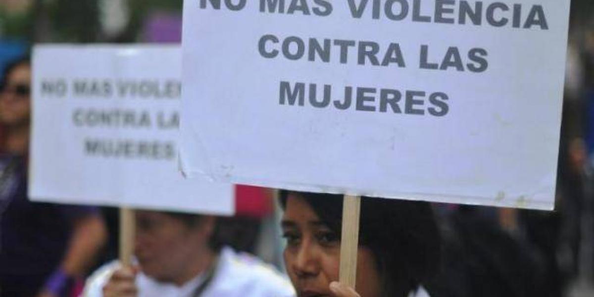 En el Valle del Cauca, activistas siguen rechazando la violencia hacia las mujeres.