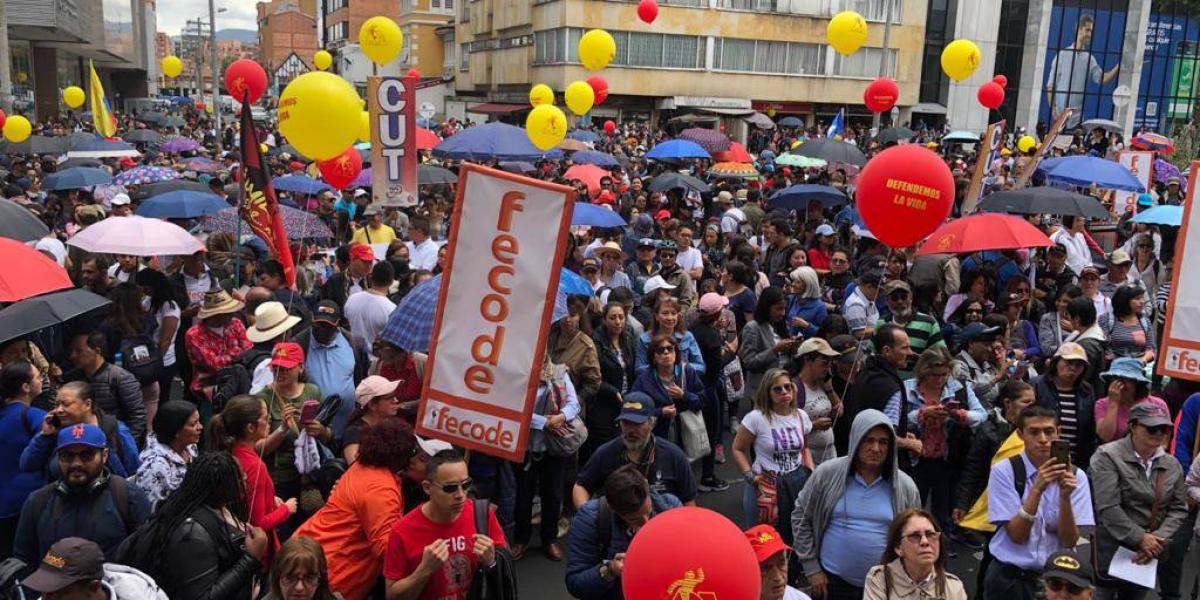 Los docentes se concentran en Bogotá en la calle 72 con carrera 11.