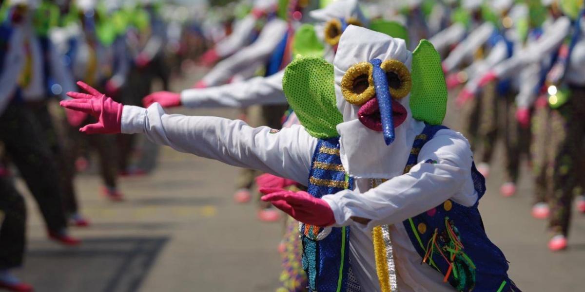 A este desfile llegan comparsas de toda la región Caribe, desde Sincelejo, Valledupar, Bolívar e incluso desde el departamento de Cundinamarca.