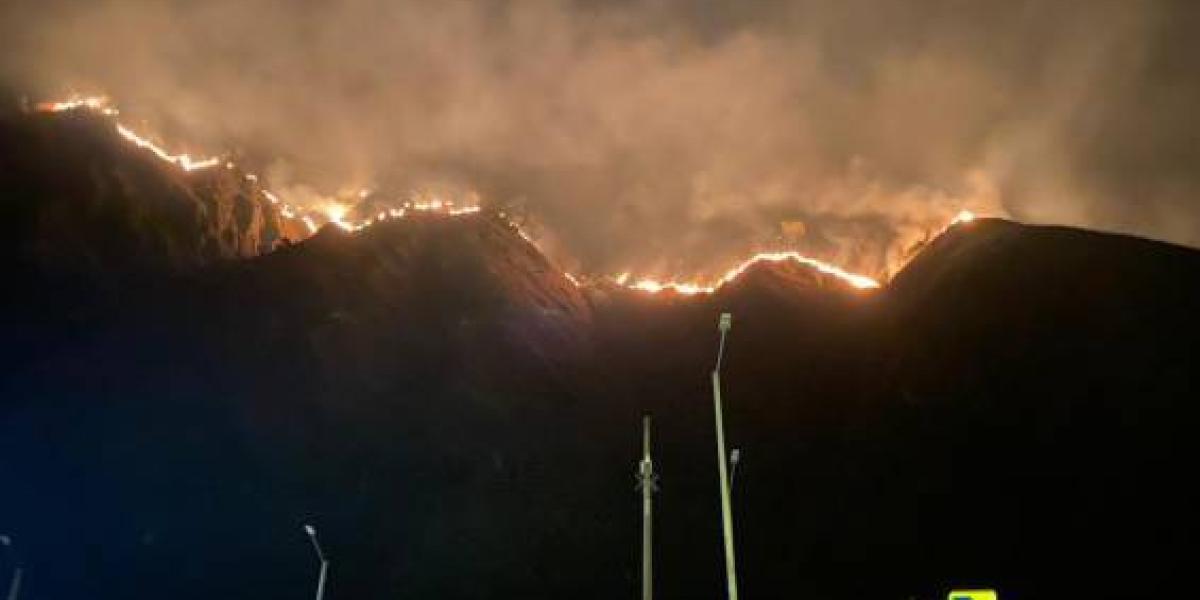 15 personas han resultado lesionadas por incendio en Quetame, Cundinamarca.