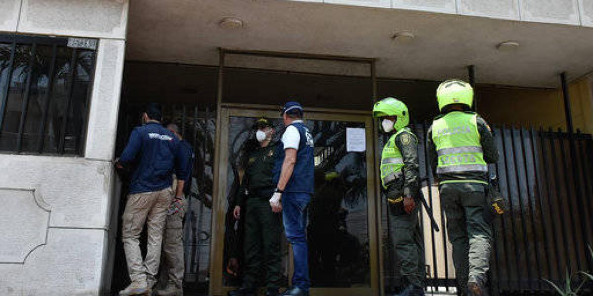 Las autoridades en Barranquilla realizan inspecciones en las casas de las personas que deben permanecer en cuarentena.