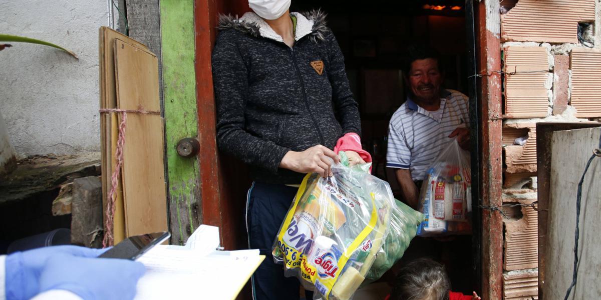 La Alcaldía de Soacha ya ha entregado más de 17.000 mercados, el Distrito, por su parte, ya comenzó la entrega de transferencias monetarias del programa 'Bogotá Solidaria en Casa'.