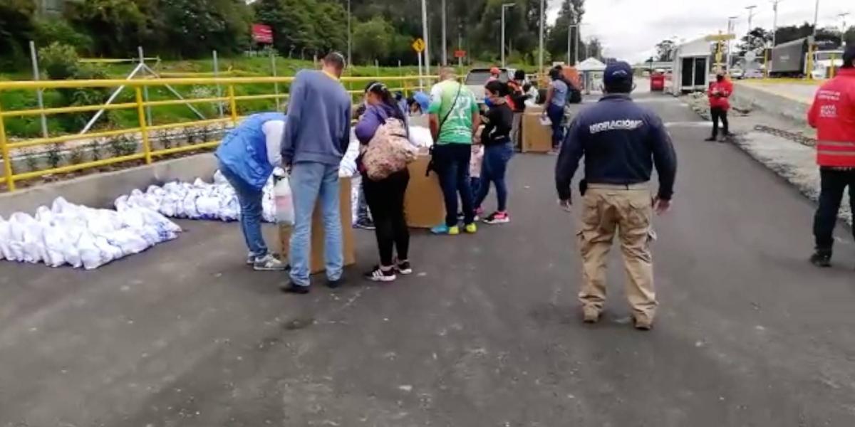 Los buses llegan al interior del país, incluido Bogotá, desocupados, y salen con cupos de hasta 30 personas.