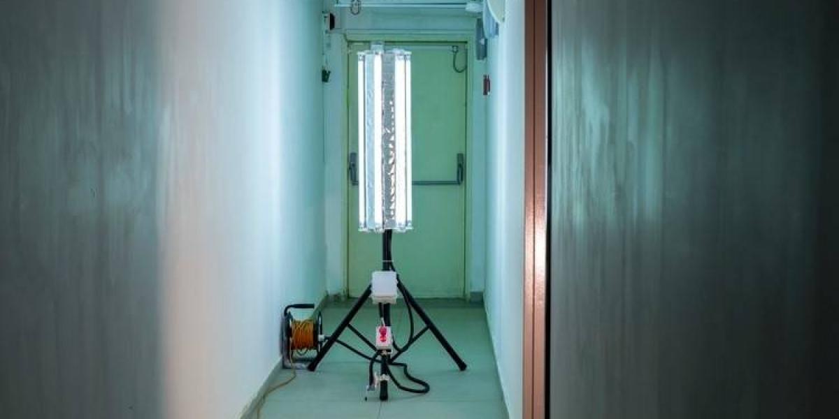 La lámpara usa luz ultravioleta para limpiar los hospitales de una manera rápida y sencilla