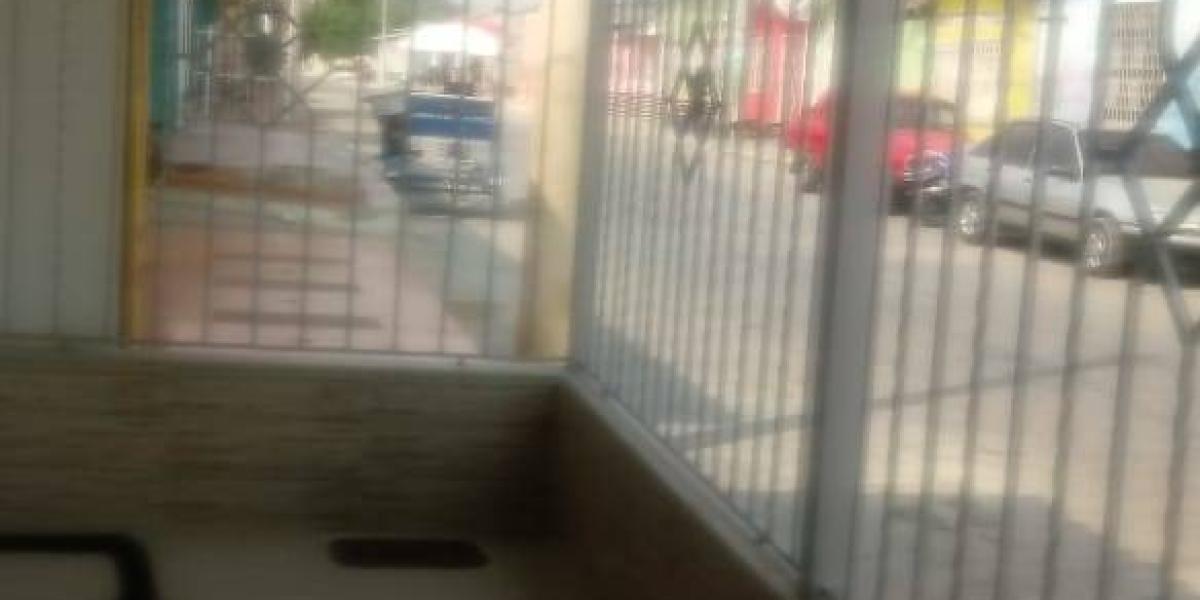 Esta foto fue tomada por Guillermina González desde la puerta de su casa, a donde los vecinos no dejan que se acerque nadie.