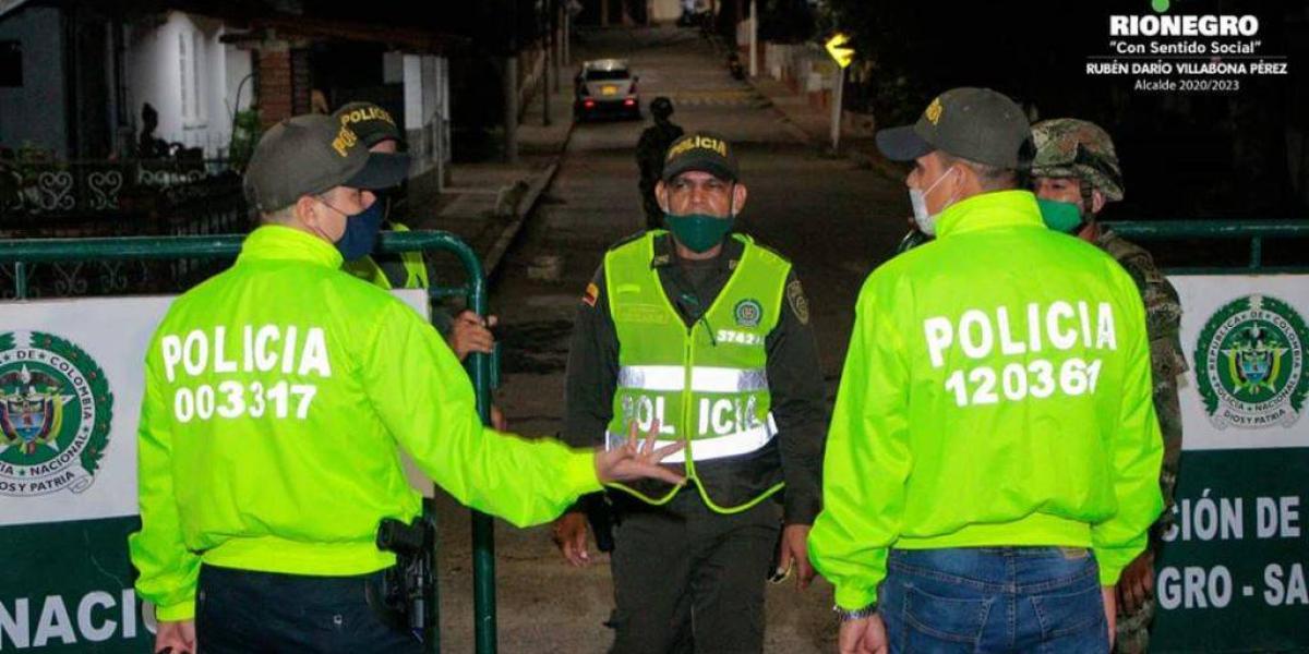 Los uniformados prestan servicio en el municipio de Rionegro,Santander.