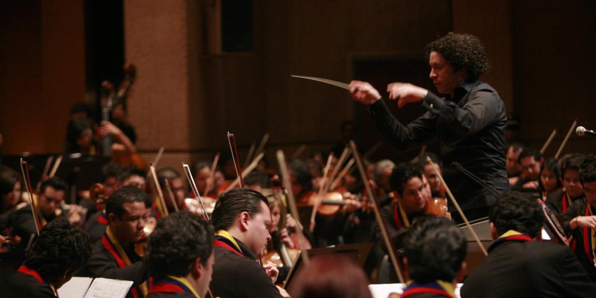 Gustavo Dudamel dirigió el Concierto Binacional de las orquestas de Colombia y Venezuela en el 2010.