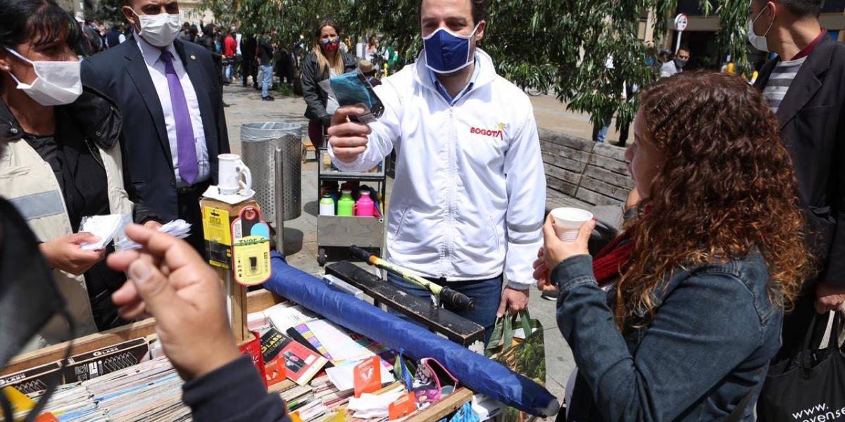El Secretario de Gobierno de Bogotá habló de lo que están haciendo para cuidar a los vendedores ambulantes.