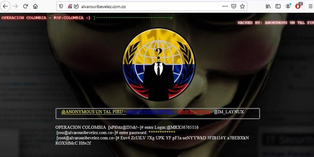 Imagen de la página web de Uribe tras ser 'hackeada'.