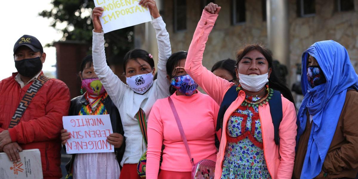 El fin de semana, indígenas protestaron en varias zonas en rechazo al abuso de niñas indígenas. Ayer hubo un plantón frente al Cantón Norte del Ejército, en Bogotá.