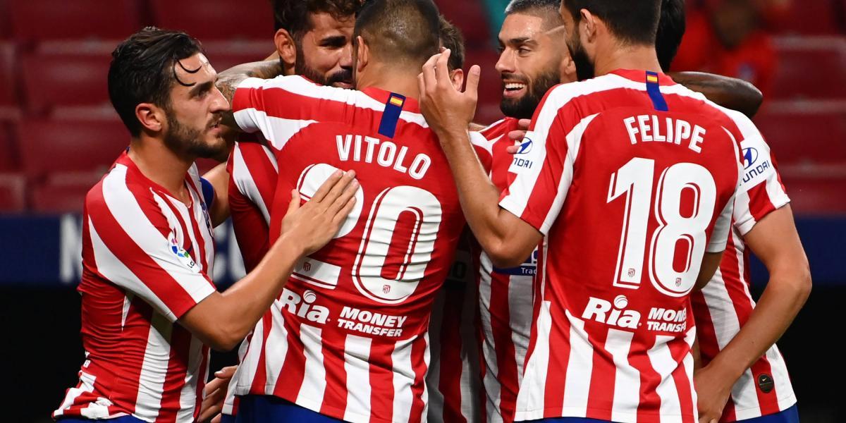 Los jugadores del Atlético Madrid celebran el gol de Diego Costa.