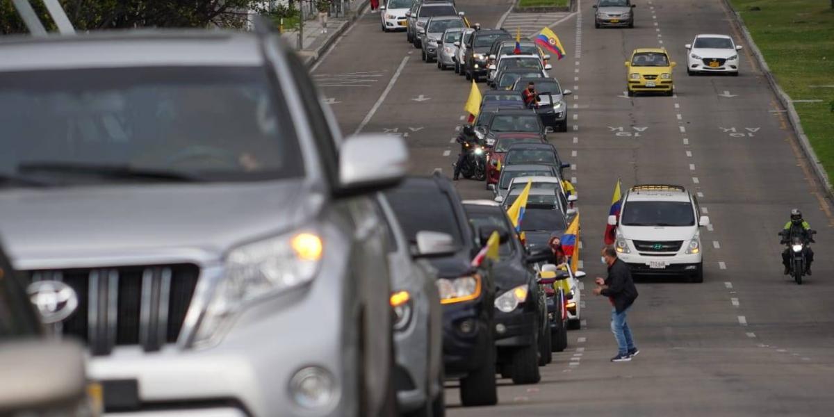 lvaro Uribe caravanas en principales ciudades de Colombia en