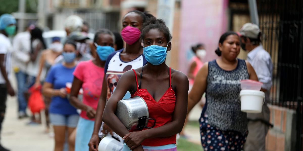 Según el Banco Mundial, la pandemia puede llevar a la pobreza extrema a unas 100 millones de personas en todo el mundo.