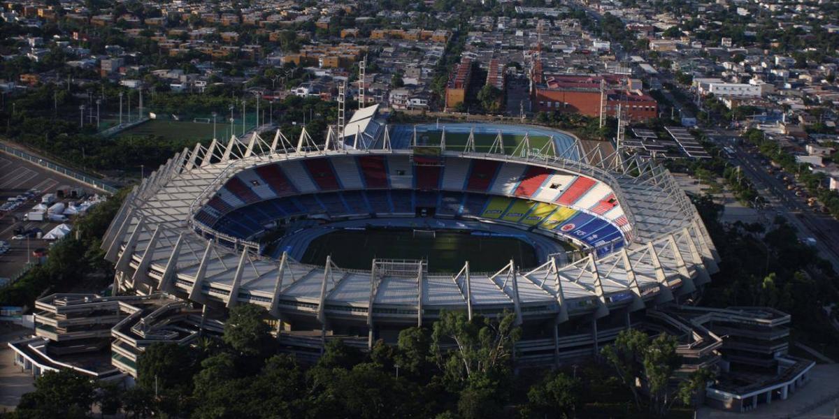 Aspecto del imponente estadio metropolitano Roberto Meléndez desde el aire.