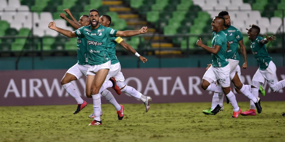 Deportivo Cali celebra la clasificación en la Copa Suramericana.