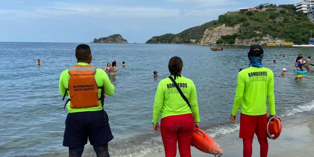 Autoridades hacen vigilancia a las playas de Santa Marta y Taganga.