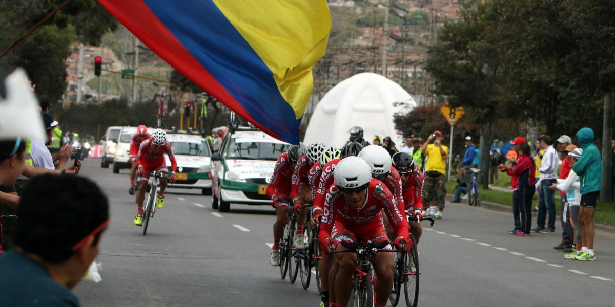 Primera etapa de la vuelta a Colombia 2015, contrareloj por equipos con partida en la Av. Boyacá con calle 168 y llegada en el parque El Tunal.
