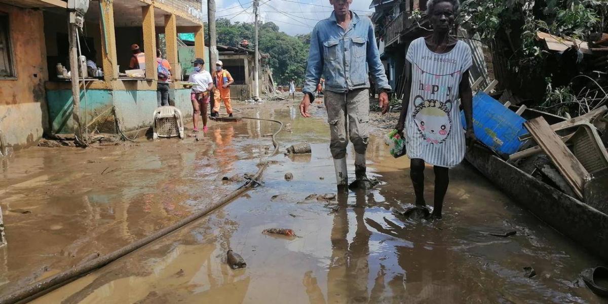 Las fuertes lluvias se registraron en la noche del viernes 13 de noviembre  y afectaron el territorio chocoano con desbordamientos de ríos y deslizamientos de tierra en diferentes municipios.