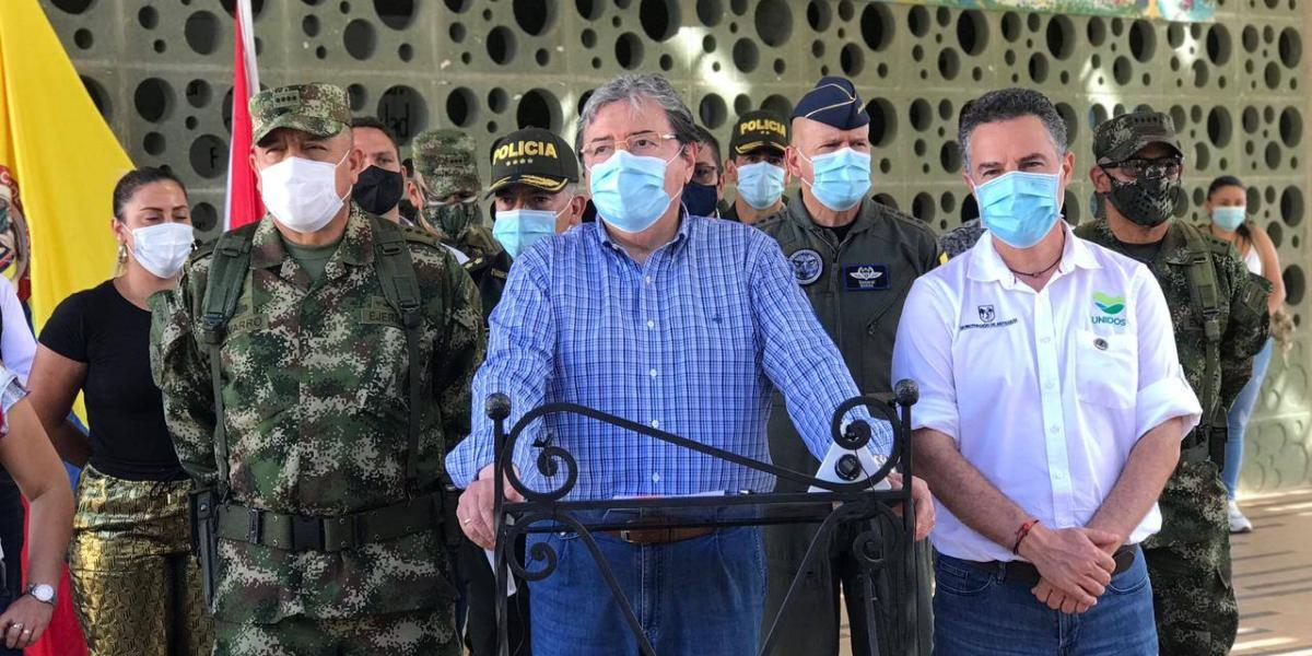 Carlos Holmes Trujillo, ministro de Defensa, viajó hasta Betania, Antioquia, para liderar un consejo de seguridad.